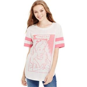 4/$15 🌻 Size M Alice In Wonderland White Pink Graphic Tee Juniors Tops Macy's